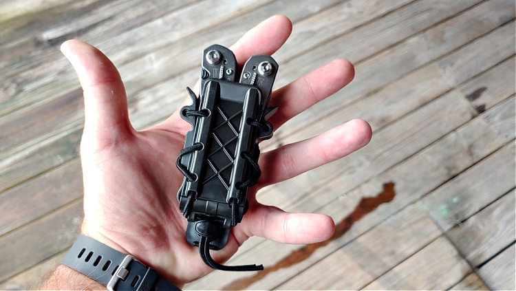 HSGI Tacos. The pistol magazine pouches are great for holding knives. Image of taco with butterfly knife.