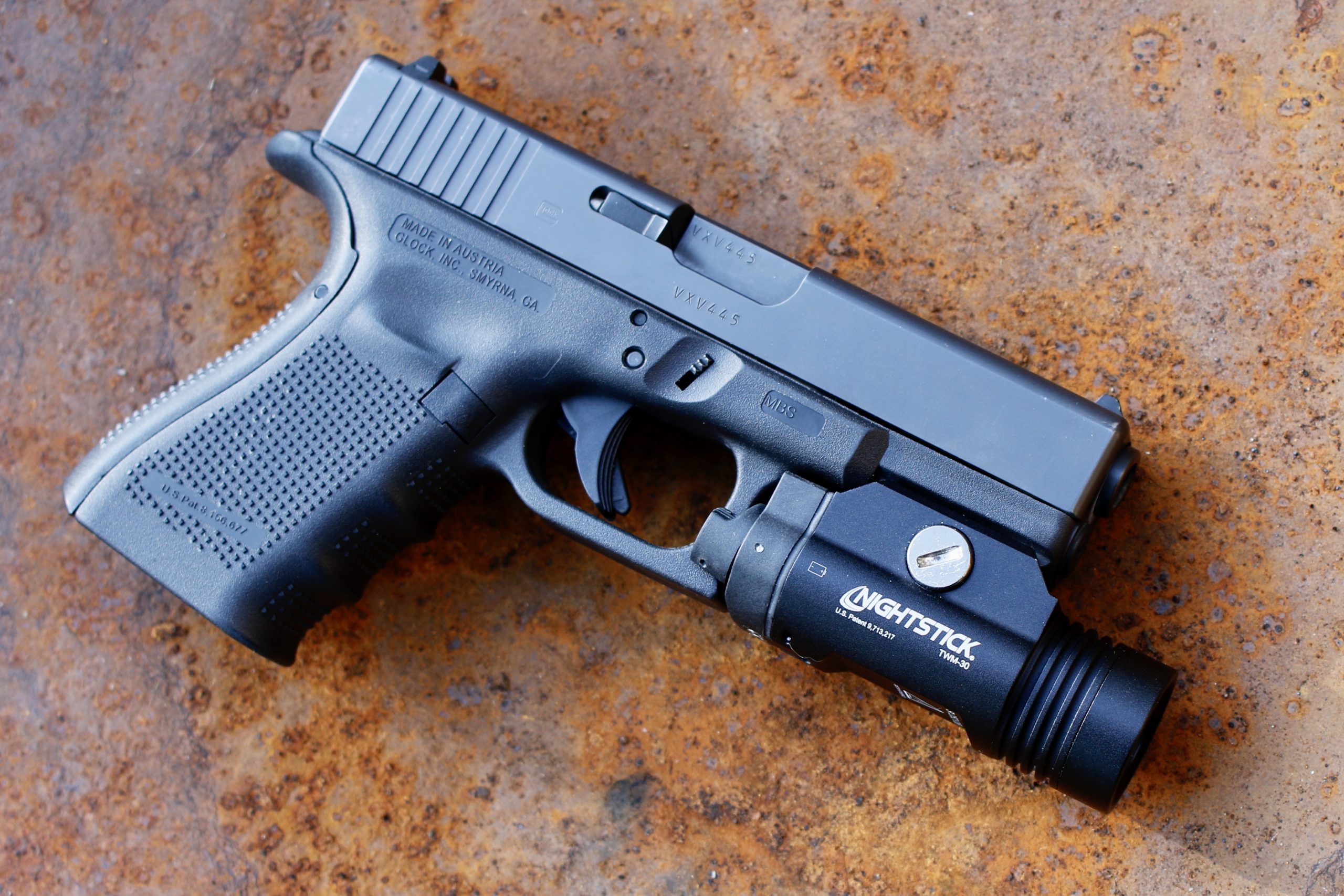 With the right insert in place, the Nightstick TMW-30 fits on the GLOCK 19.