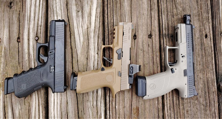 Compact pistols, Glock 19, Sig P320, CZ P-10C