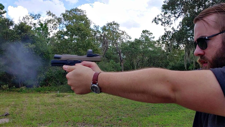 shooting the P320 with Amend2 s300 grip