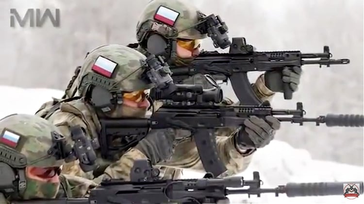 Russian soldiers with AK12