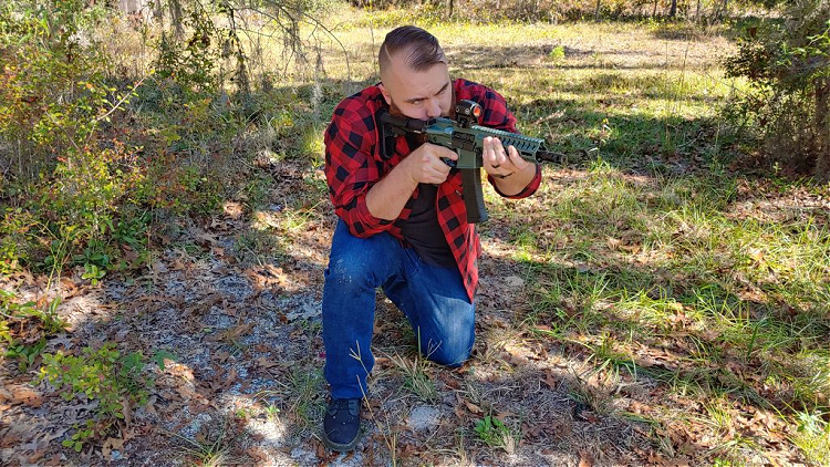 Shooting the FourSix from a kneeling position