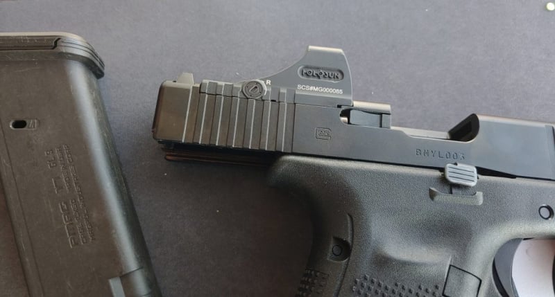 Holosun SCS mounts directly to the Glock MOS series.