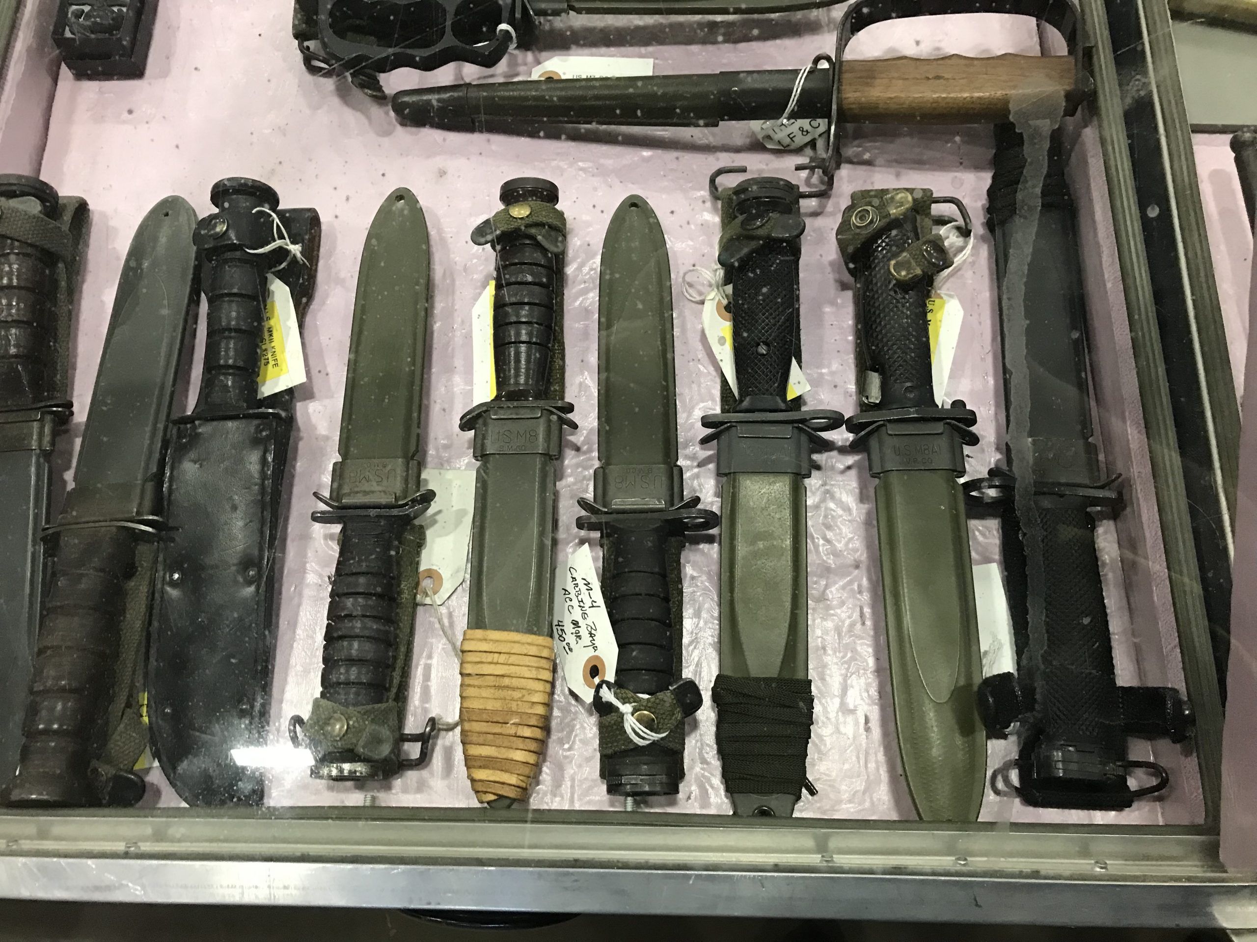 Military knives at Tulsa gun show