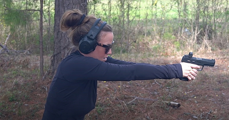 woman shooting Sig Sauer 22 pistol P322 