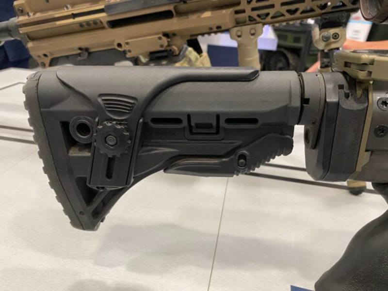 The side-folding adapter on the FN MRGG fits with an M4 standard buttstock