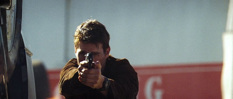 Tom Cruise aims Beretta 92G Elite 1A