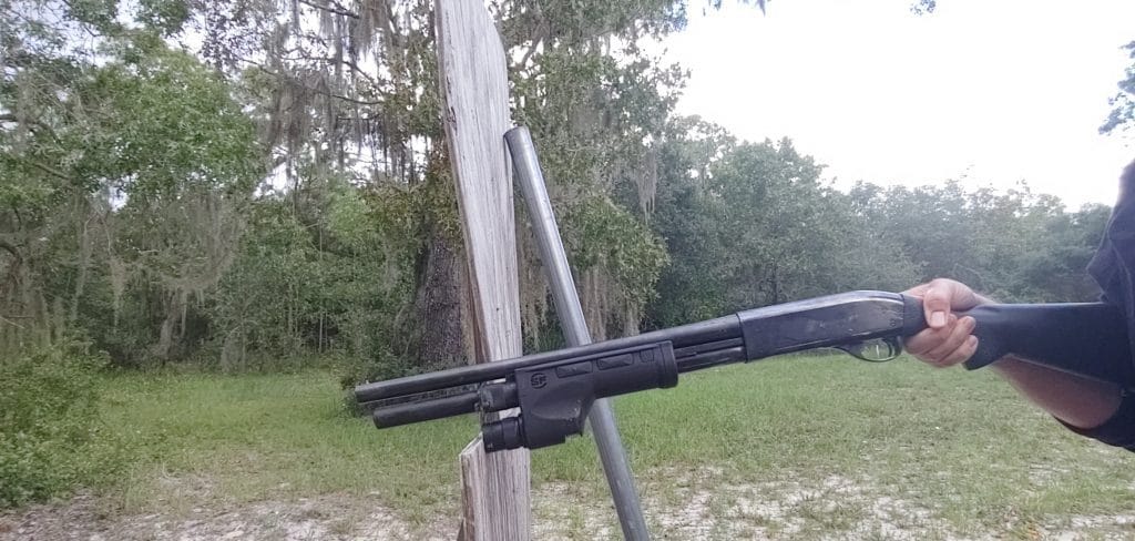 Hook shotgun reloading method