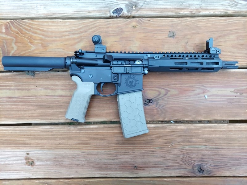 YES, It Is Legal to Shoulder an AR-15 Pistol Equipped with an Arm