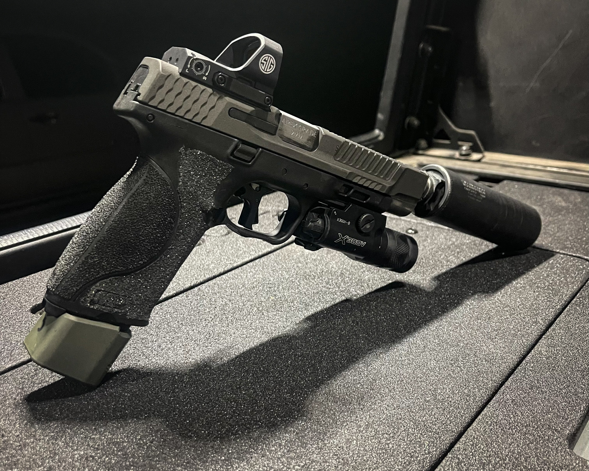 Smith & Wesson M&P9 Magazine: 17 Rounds of Reliable, Easy Feeding