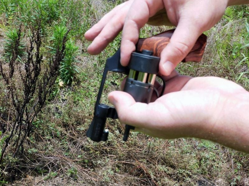 Loading the Smith & Wesson revolver with a Safariland speedloader