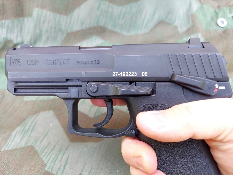 Heckler & Koch ~ HK USP Compact ~ 9MM Luger
