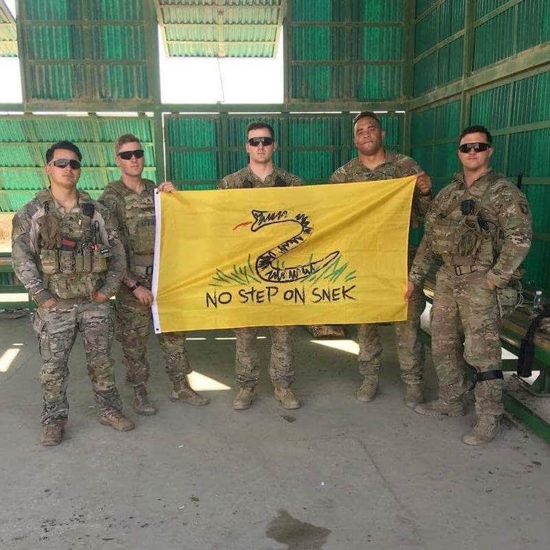 no step on snek flag