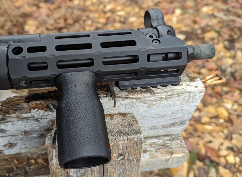 Midwest Industries MP5 rail with Magpul MVG