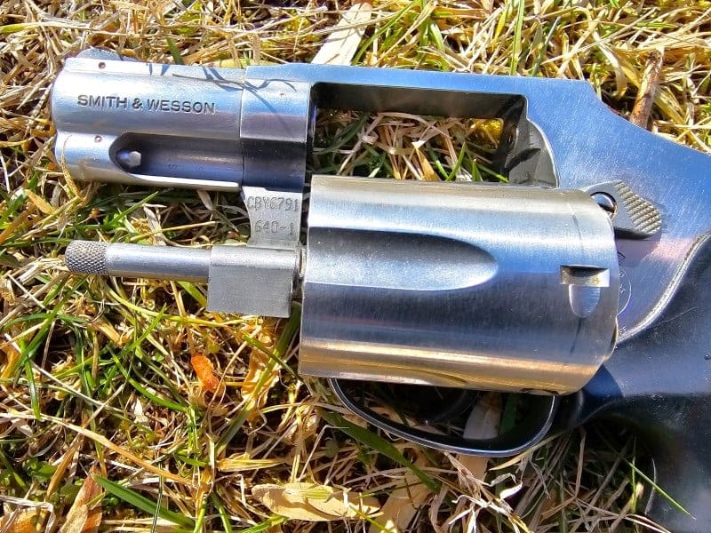 Side view of the 640 with cylinder open.